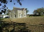 Detached southfacing Country House /grounds near the beautiful coastline/beaches